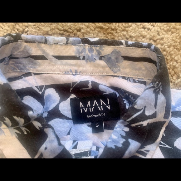 boohooMAN Button Up Shirt Blue Floral - Men’s S - Picture 5 of 7